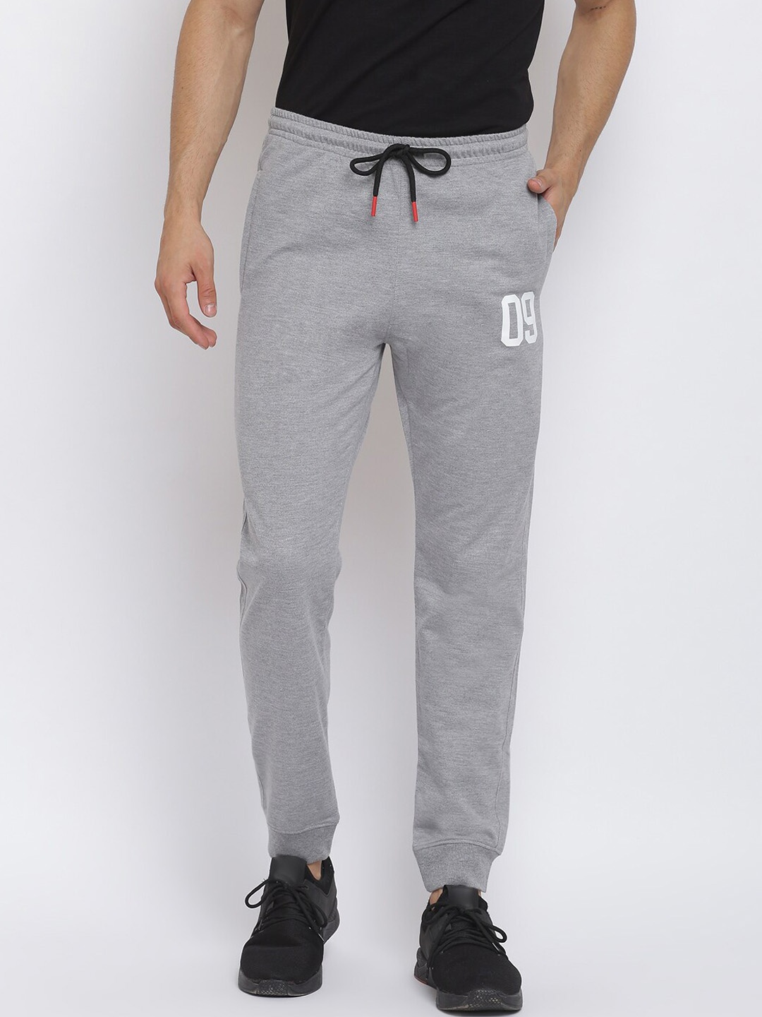 

MKH Men Grey Melange Solid Joggers