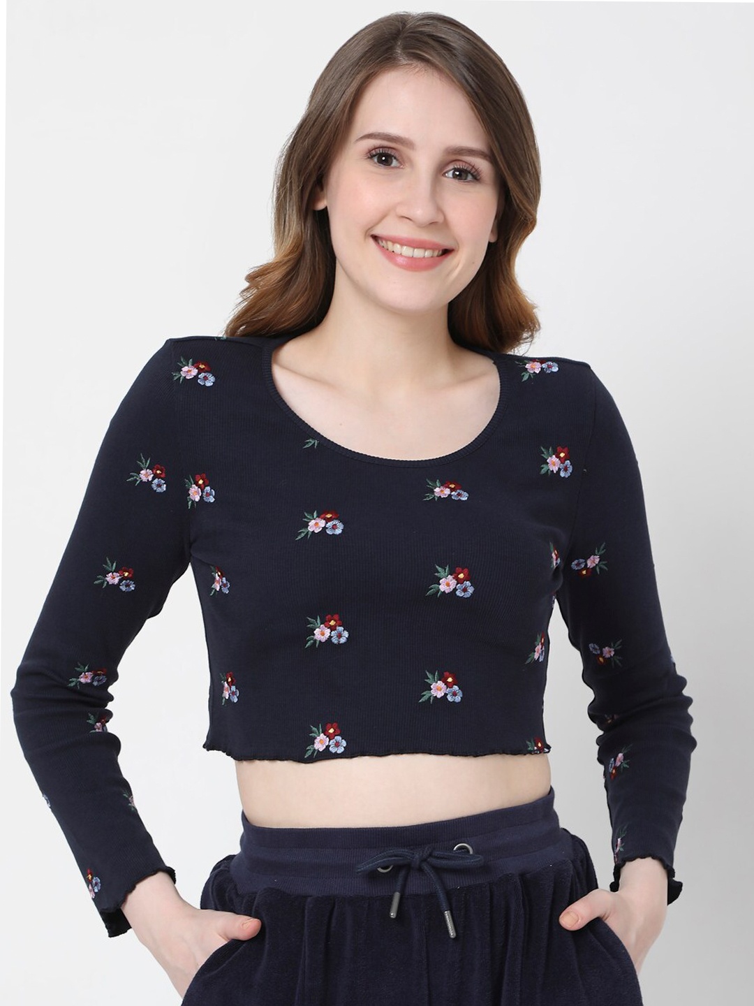 

Vero Moda Blue Floral Print Crop Top
