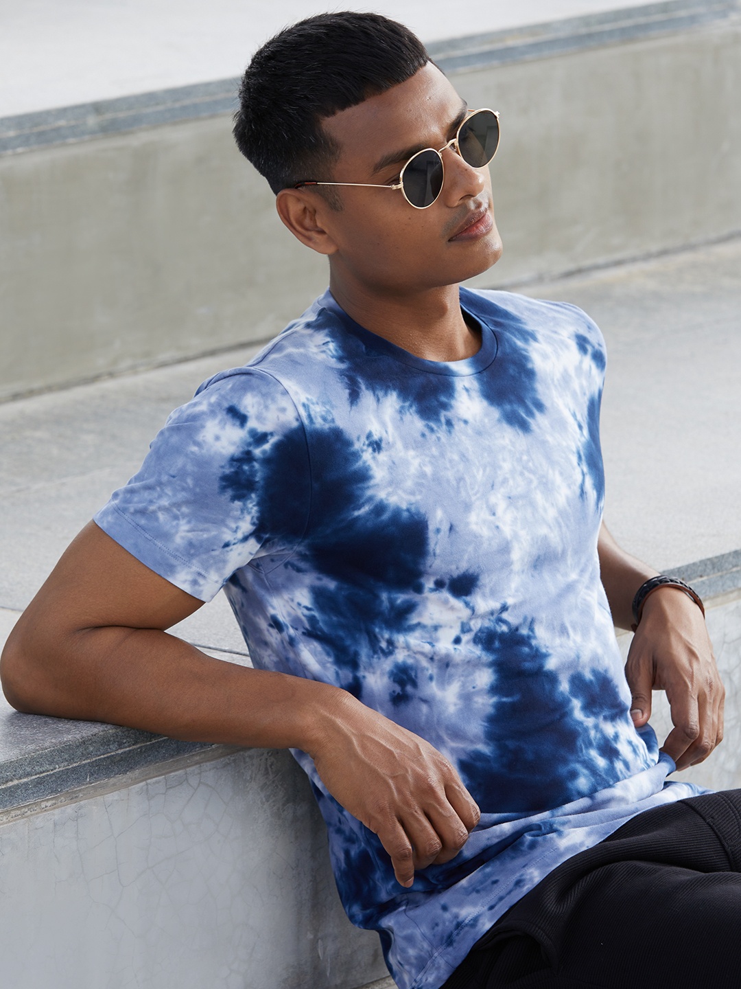 

DAMENSCH Men Blue & White Premium Tie & Dye T-shirt