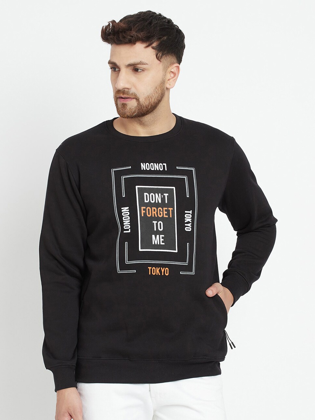 

Parcel Yard Men Black Printed Sweatshirt