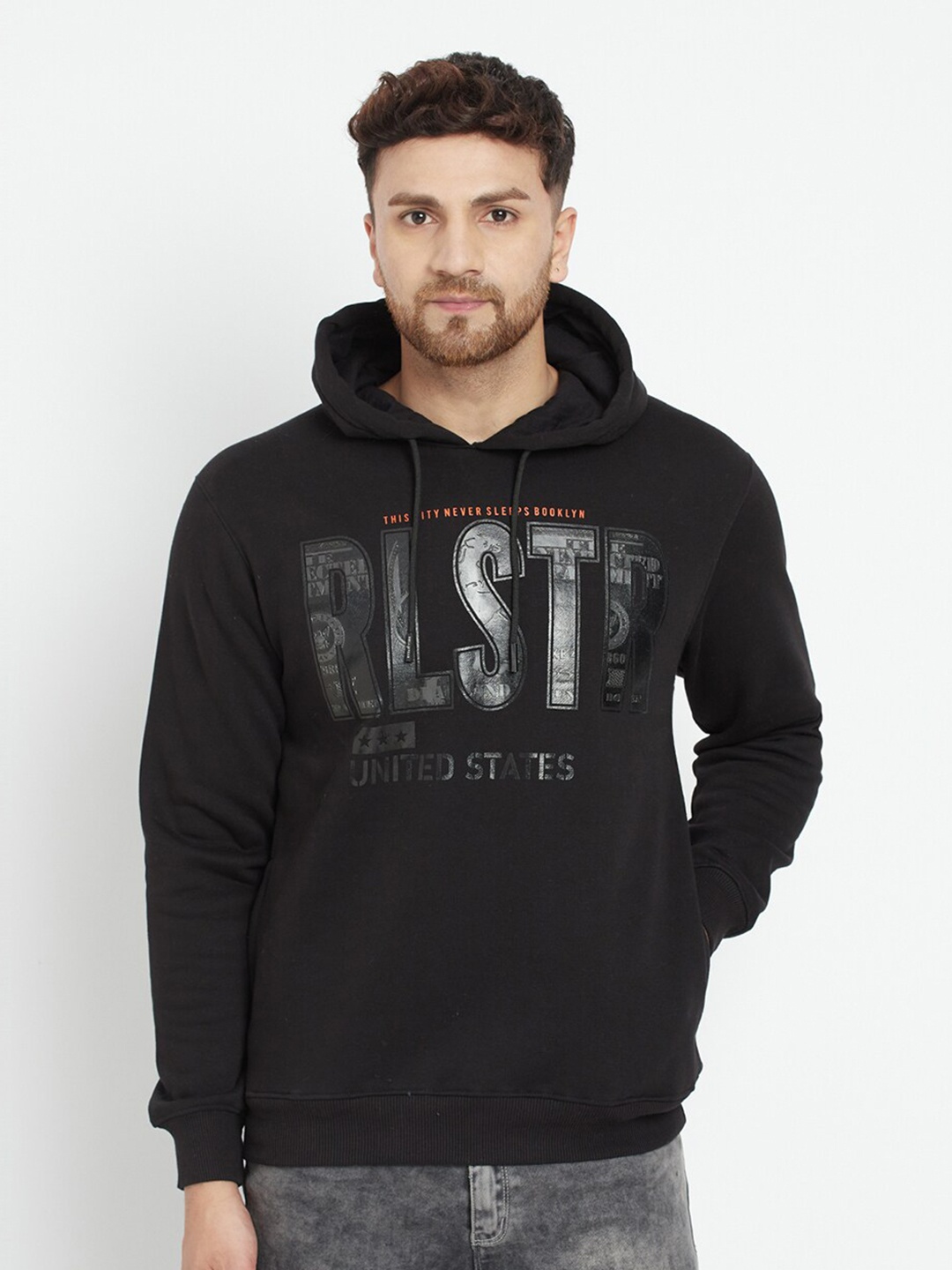 

Parcel Yard Men Black Printed Hooded Sweatshirt
