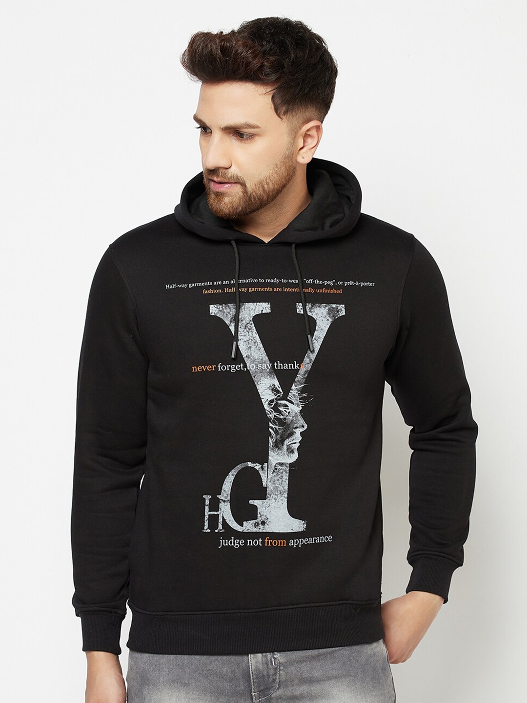 

Parcel Yard Men Black Printed Hooded Sweatshirt