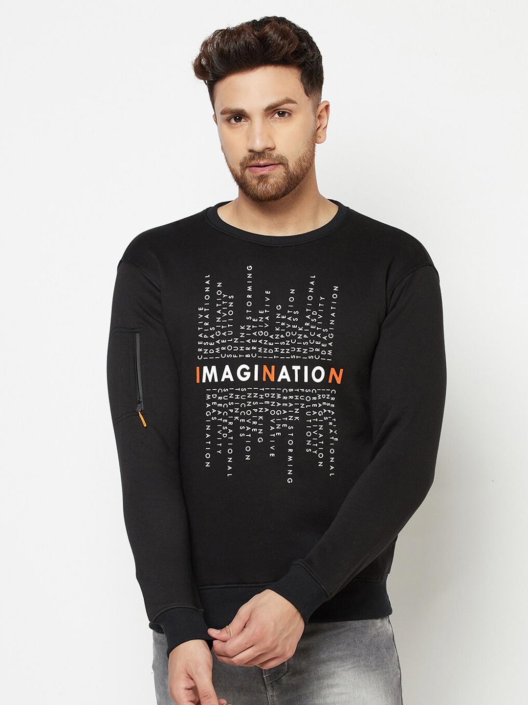 

Parcel Yard Men Black Printed Sweatshirt