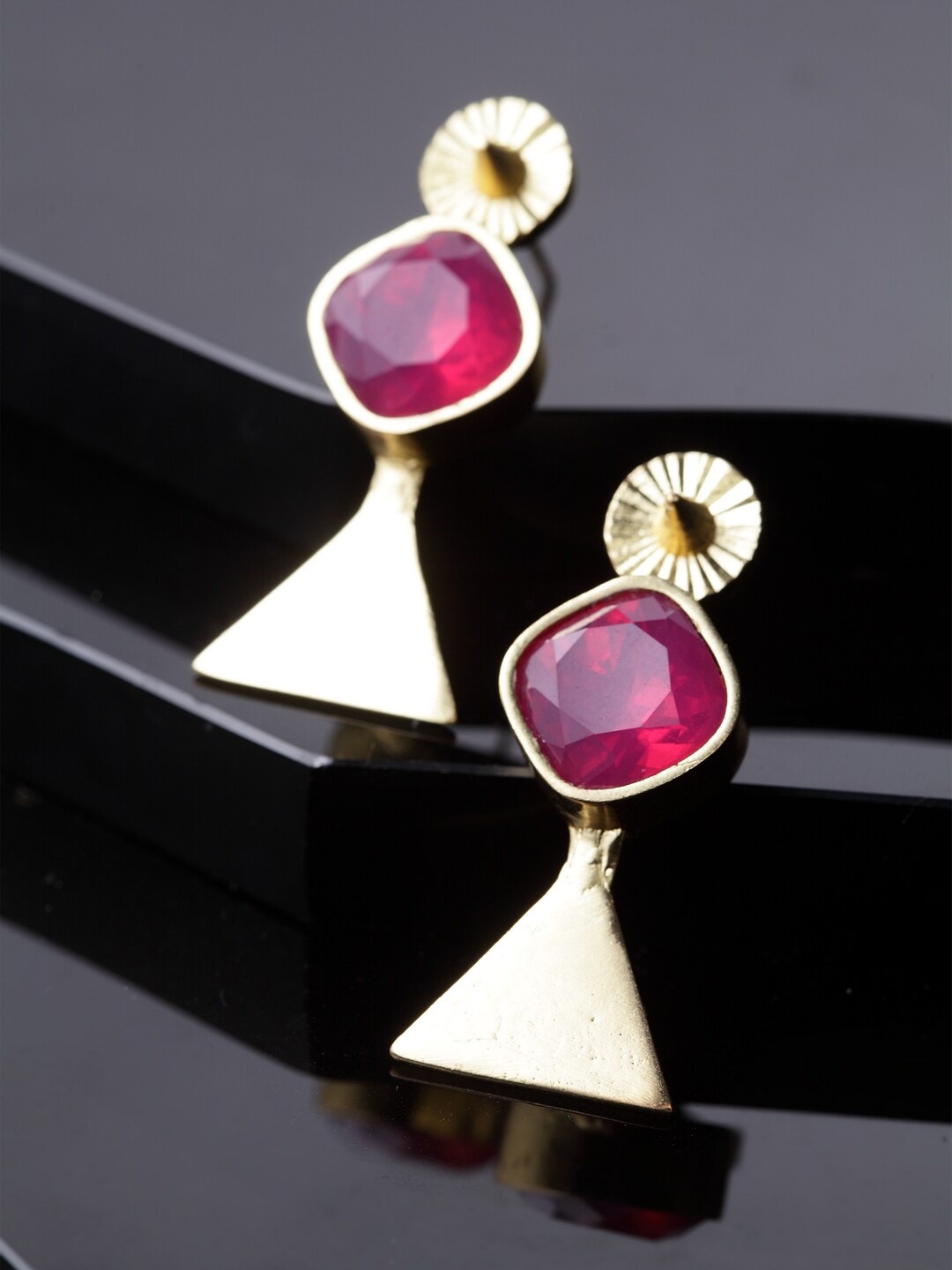

DIVA WALK Gold-Toned Contemporary Drop Earrings