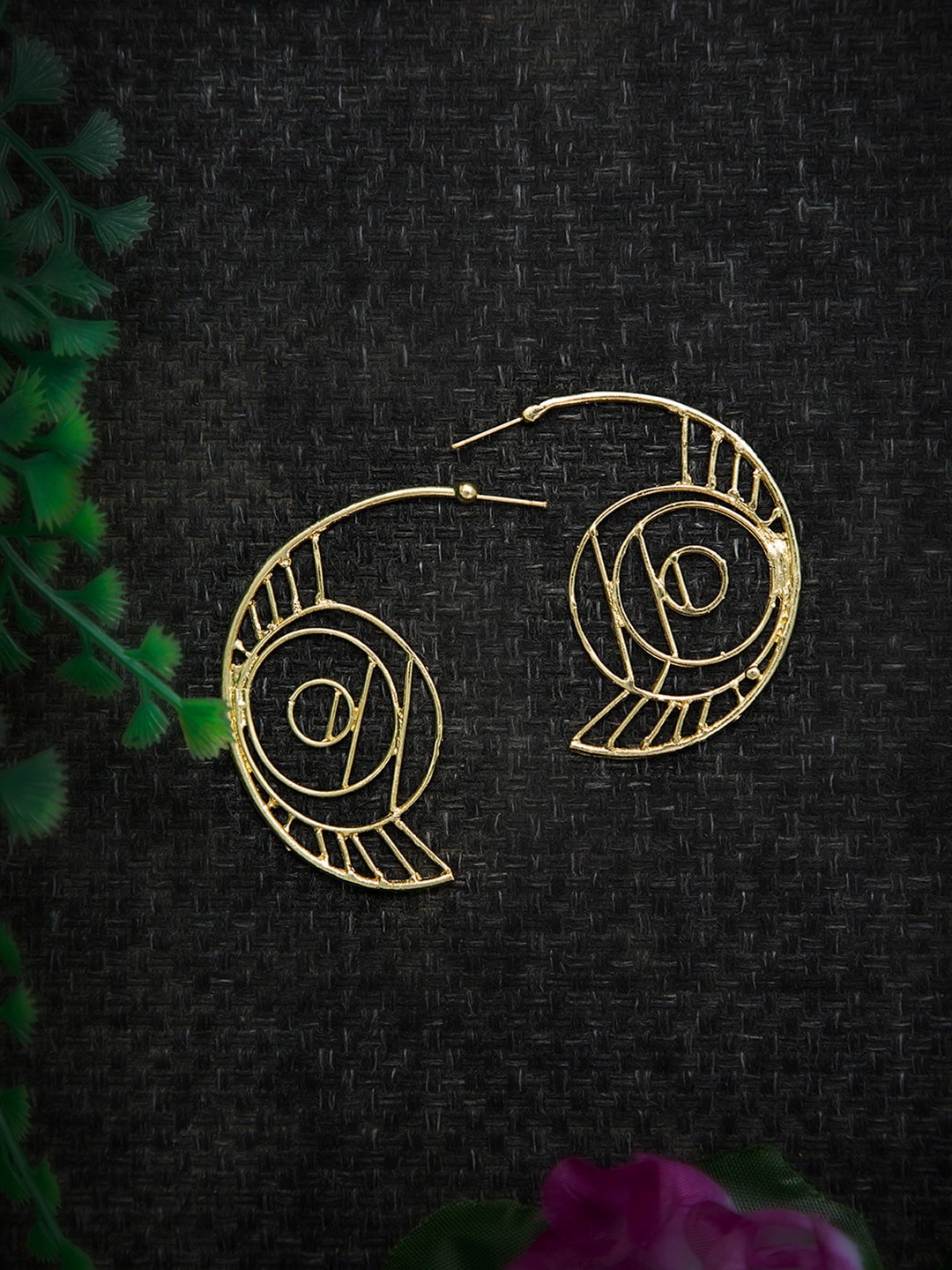 

DIVA WALK Gold-Toned Contemporary Hoop Earrings
