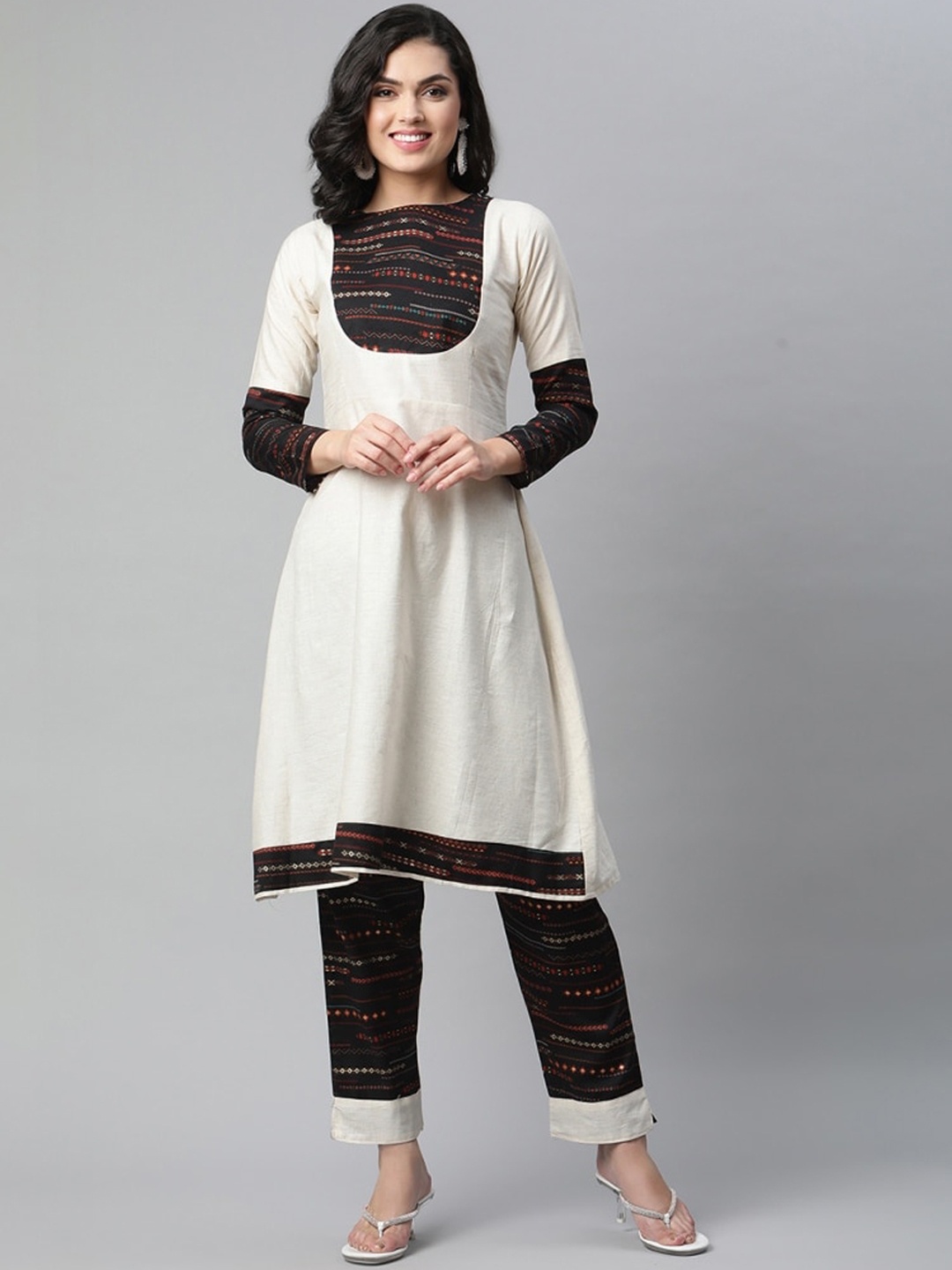 

OM SAI LATEST CREATION Women Off White & Black Printed Kurta