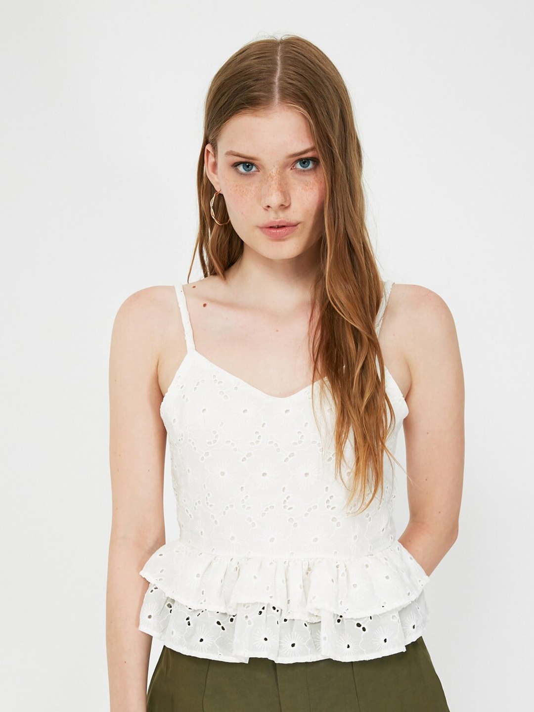 

Trendyol Beautiful Off-White Self-Design Top
