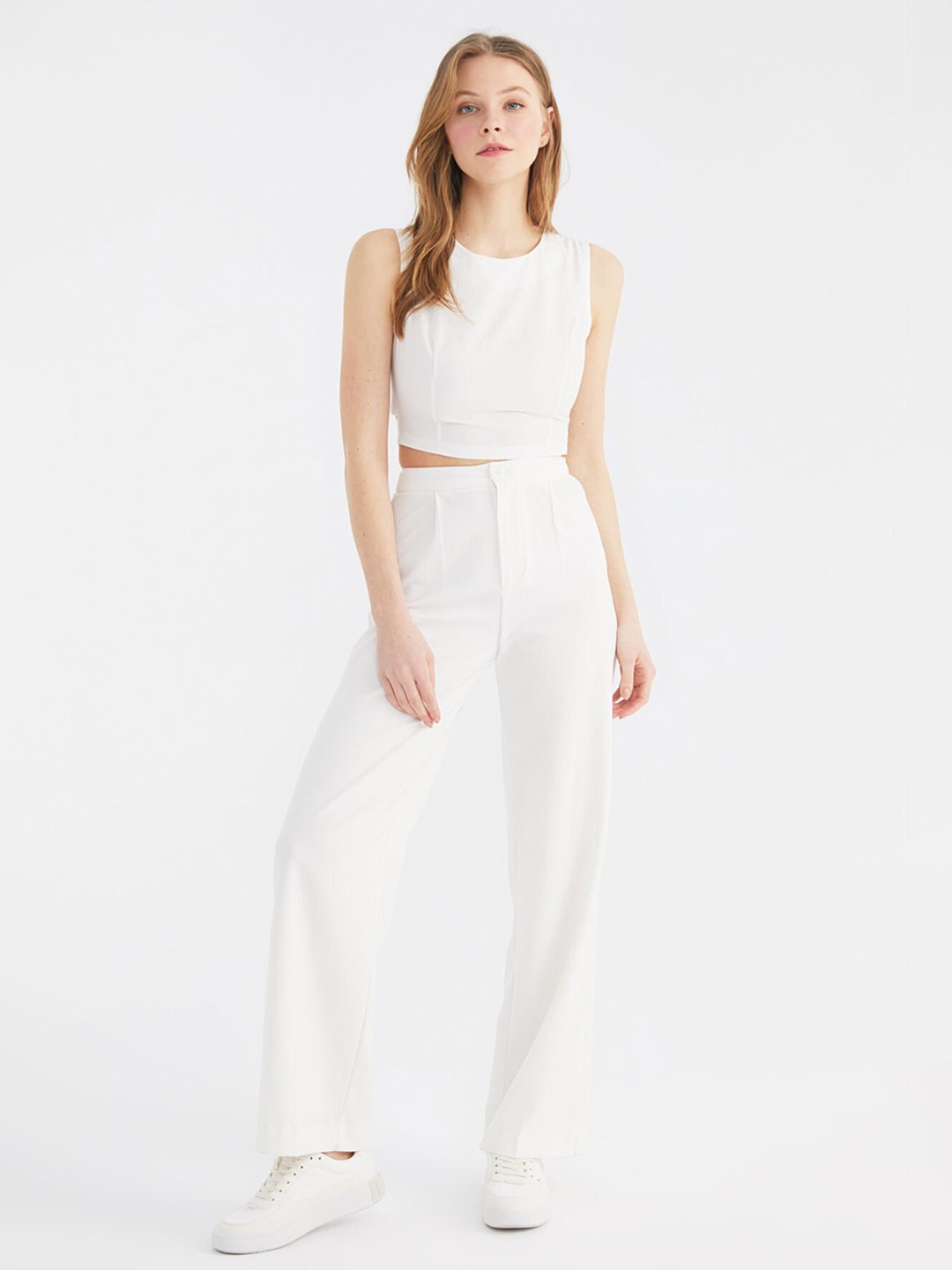 

Trendyol Beautiful Off-White Solid Top