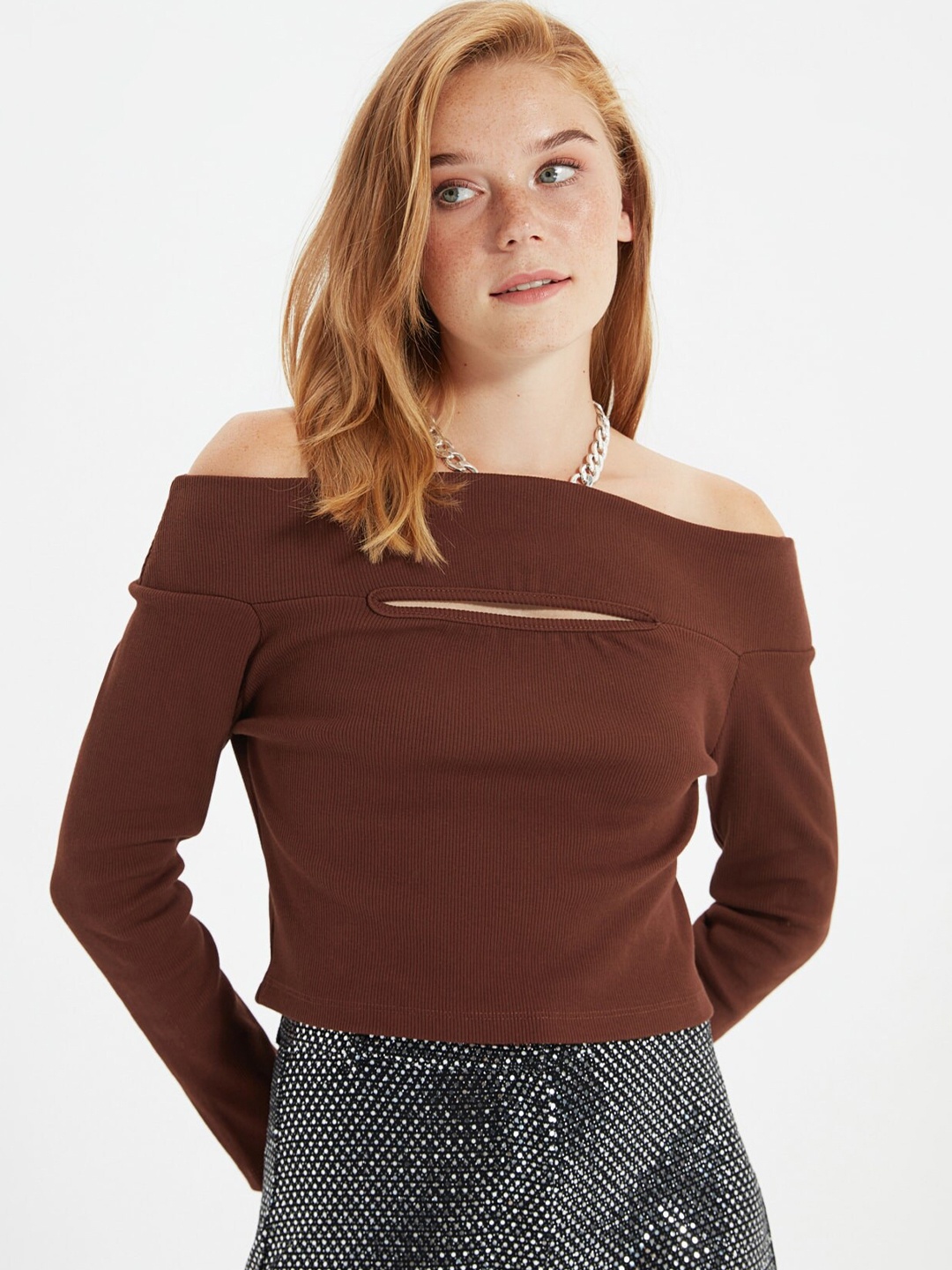 

Trendyol Brown Off-Shoulder Bardot Top