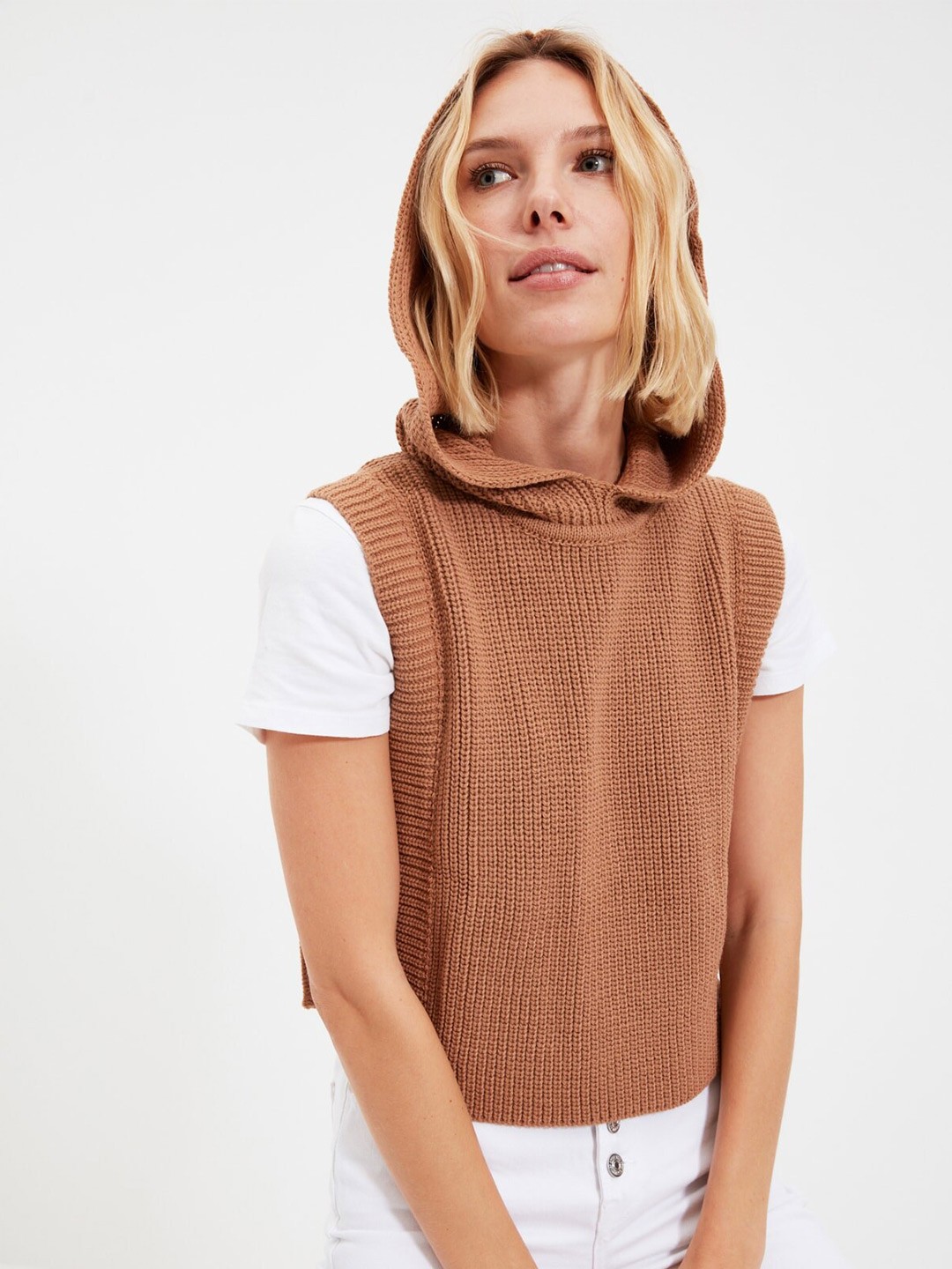 

Trendyol Camel Brown Extended Sleeves Top