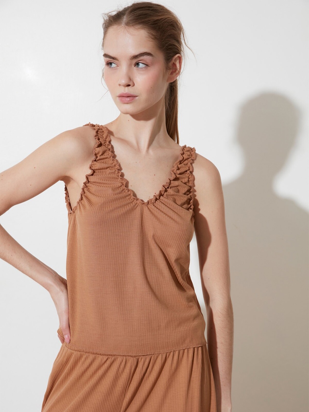 

Trendyol Camel Brown Top