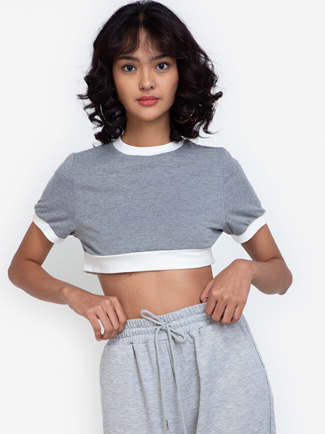 

ZALORA BASICS Grey & White Contrast Trim Cropped Top
