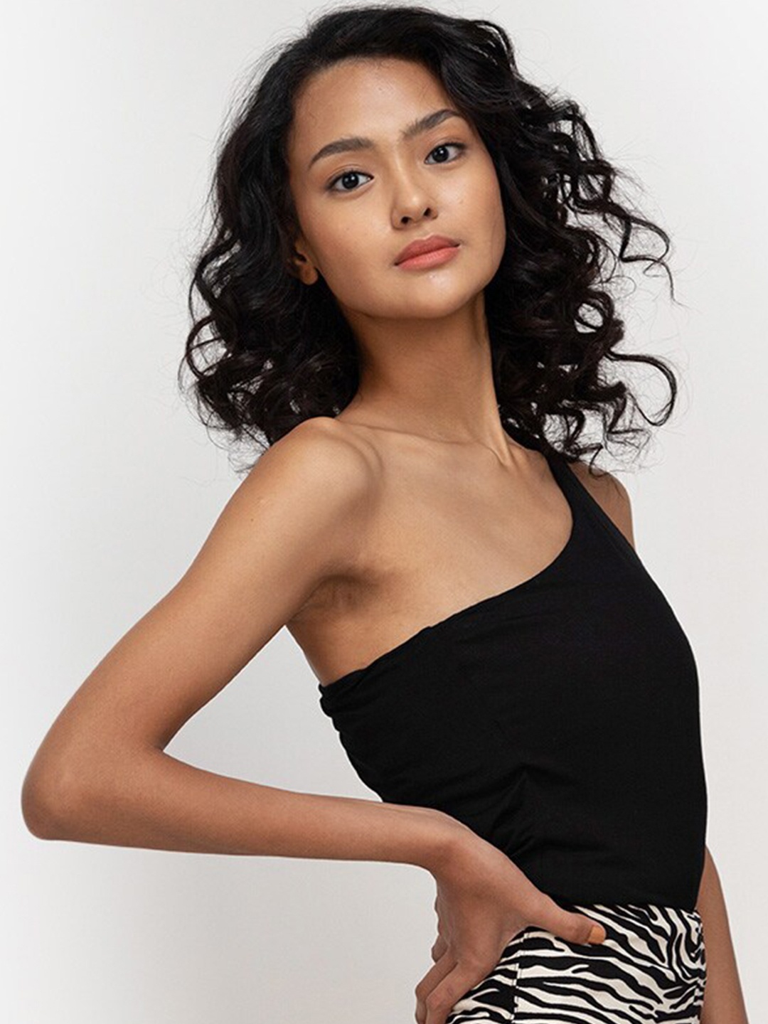 

ZALORA BASICS Black One Shoulder Top