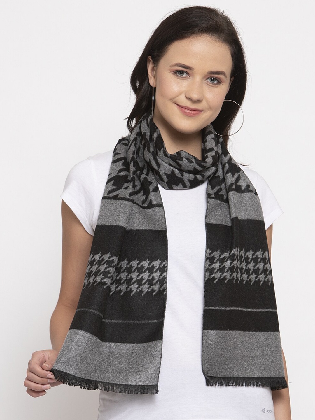 

Calvadoss Women Black & Grey Woven Design Wool Stole
