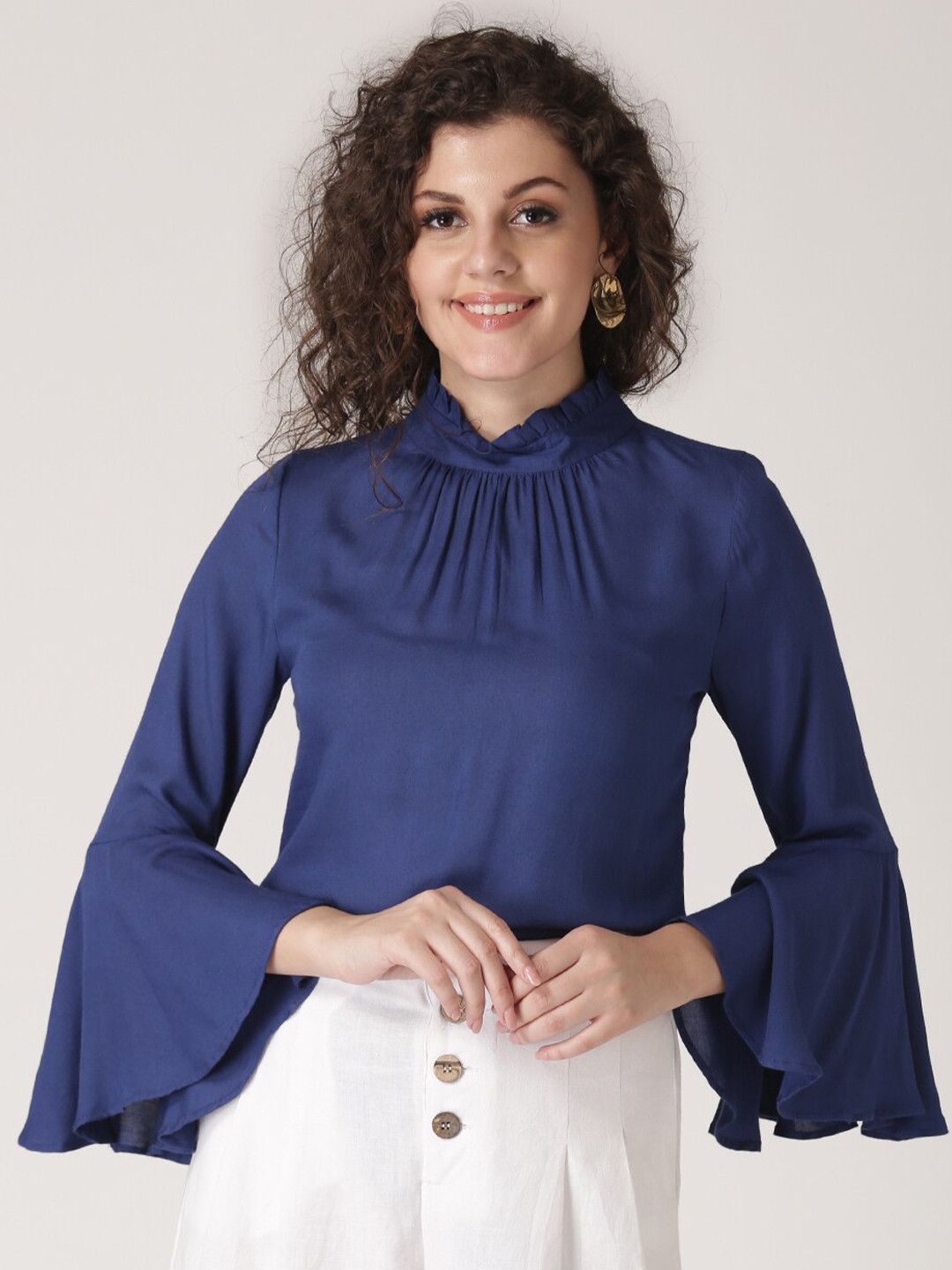 

DIVA WALK EXCLUSIVE Blue Bell Sleeve Top