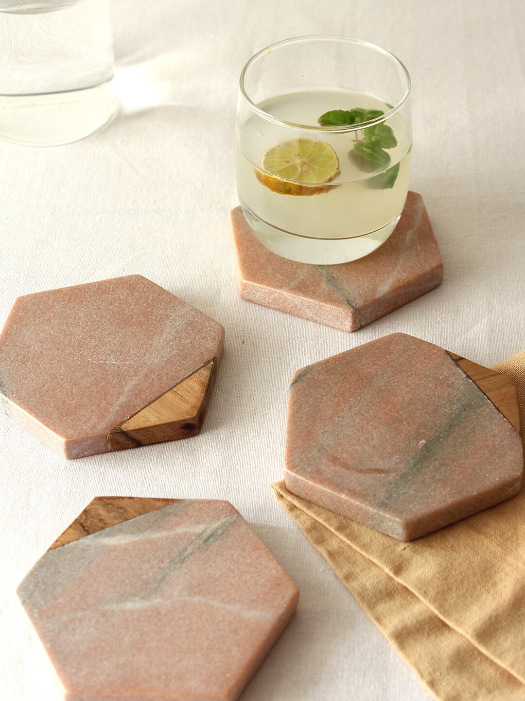 

House This Set Of 4 Coral-Coloured & Grey Patterned Marble Coasters