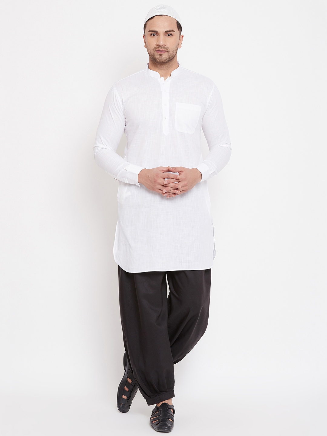 

VASTRAMAY Men White Kurta with Salwar
