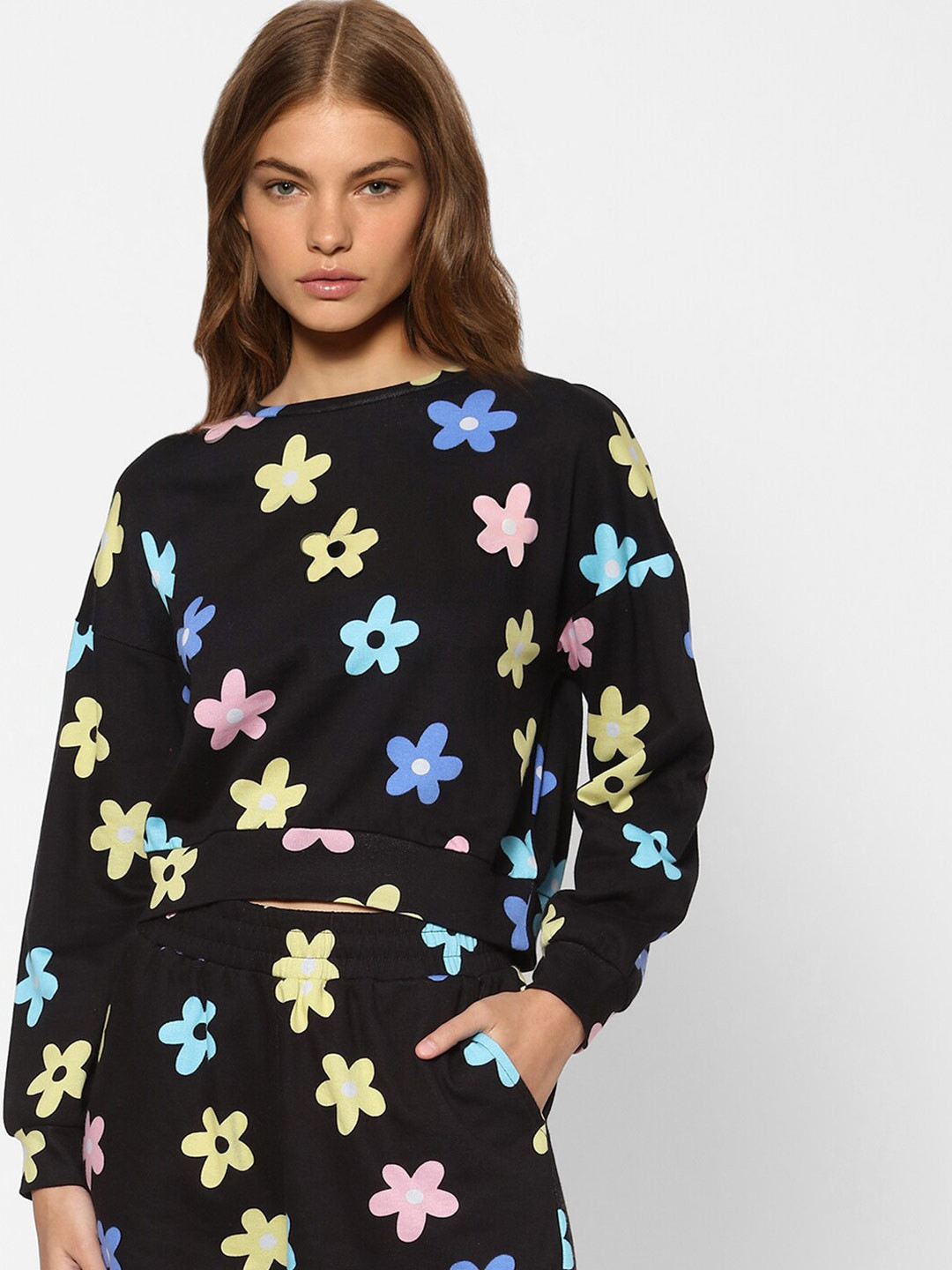 

ONLY Woman Black Floral Printed Sweatshirt
