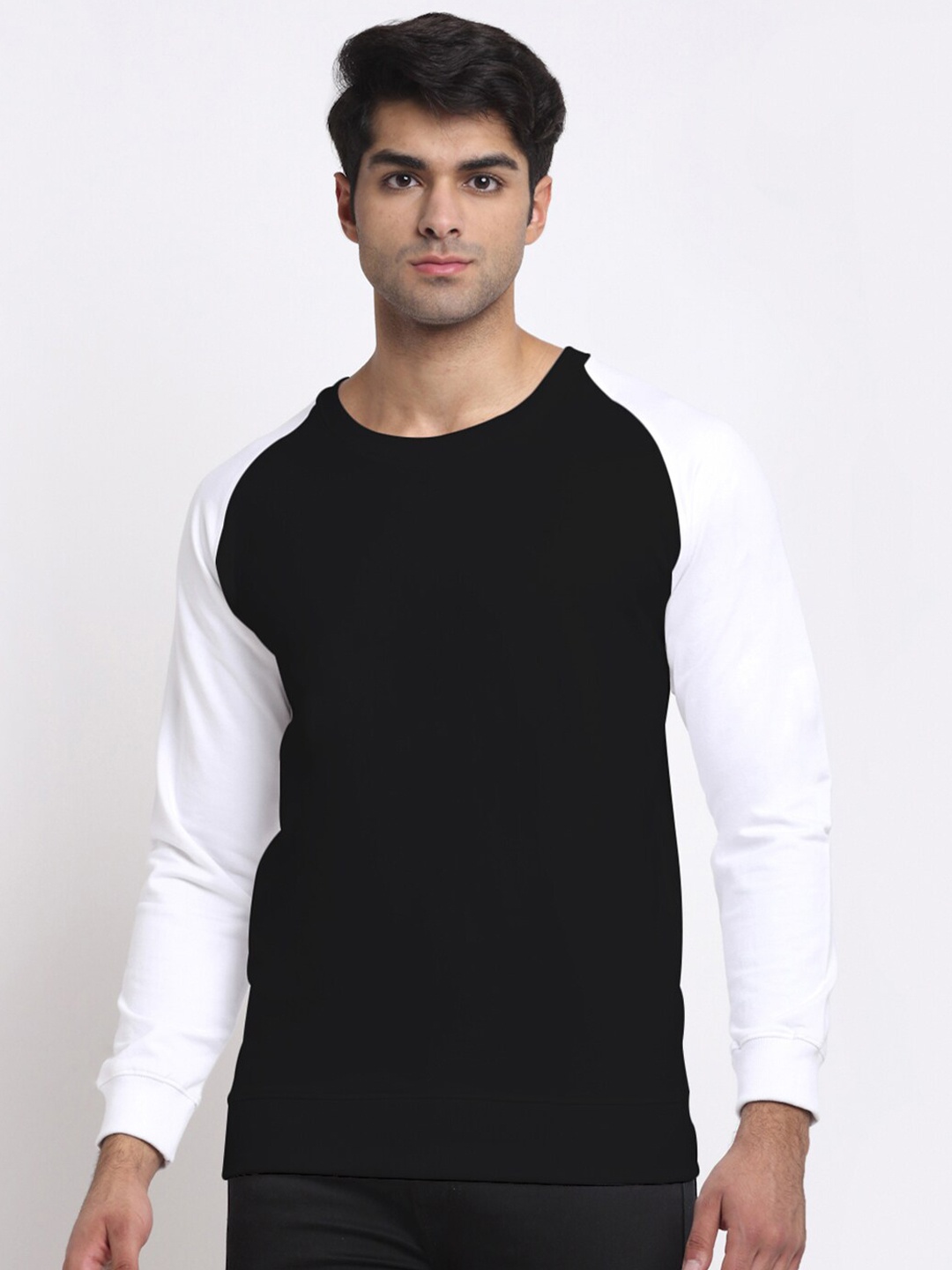 

Friskers Men Black Colourblocked Sweatshirt