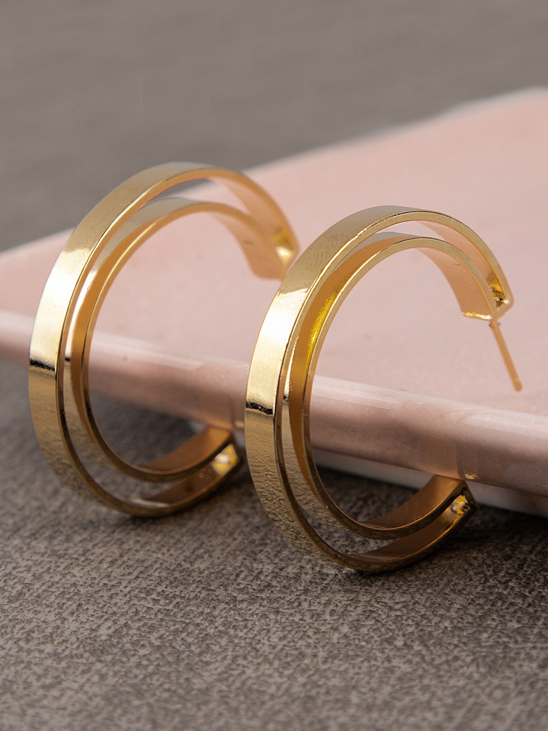 

Queen Be Gold-Toned Circular Hoop Earrings