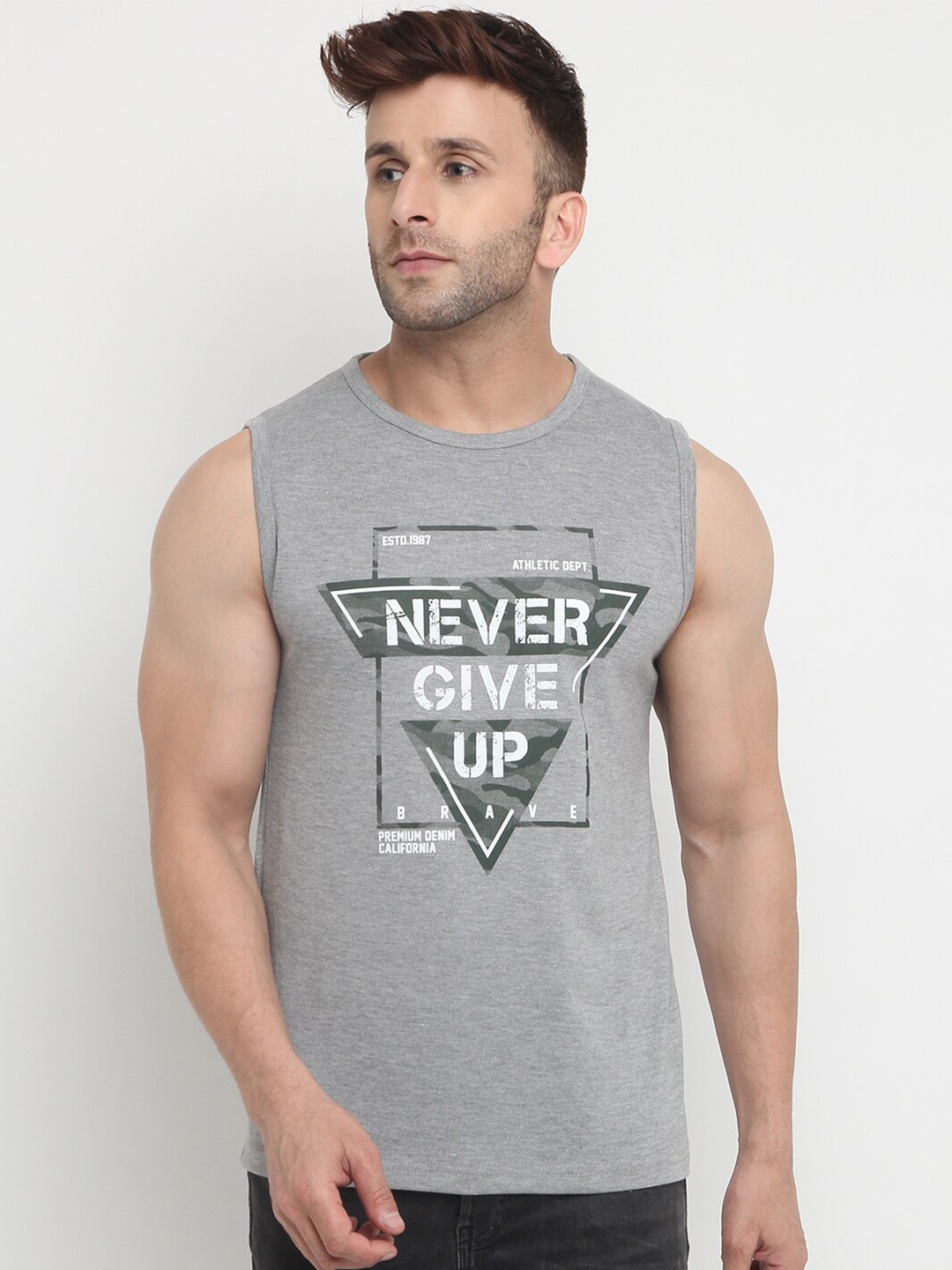 

Chkokko Men Grey Typography Printed Raw Edge Outdoor T-shirt