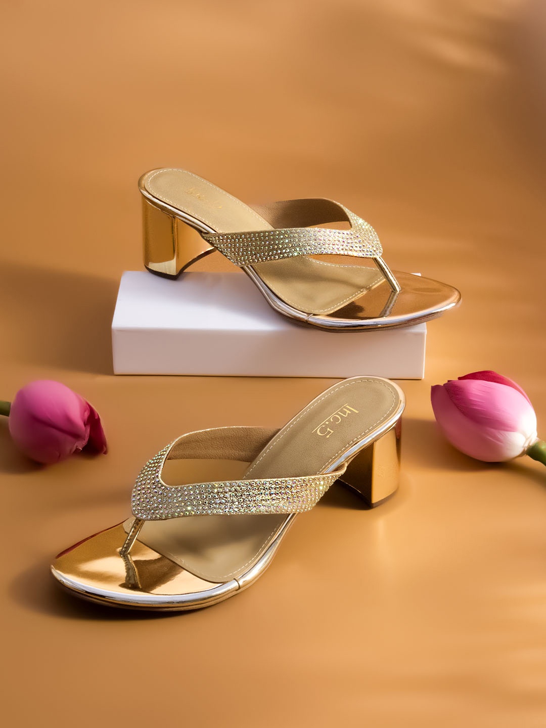 

Inc 5 Women Gold-Toned Embellished Party Block Sandals