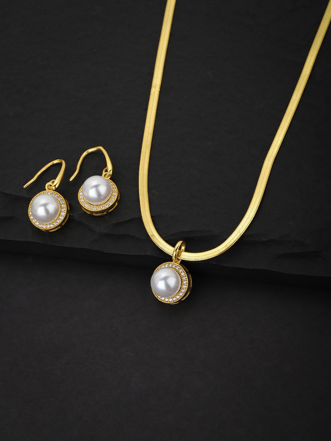 

Carlton London Women Gold & White Pearl Jewellery Set