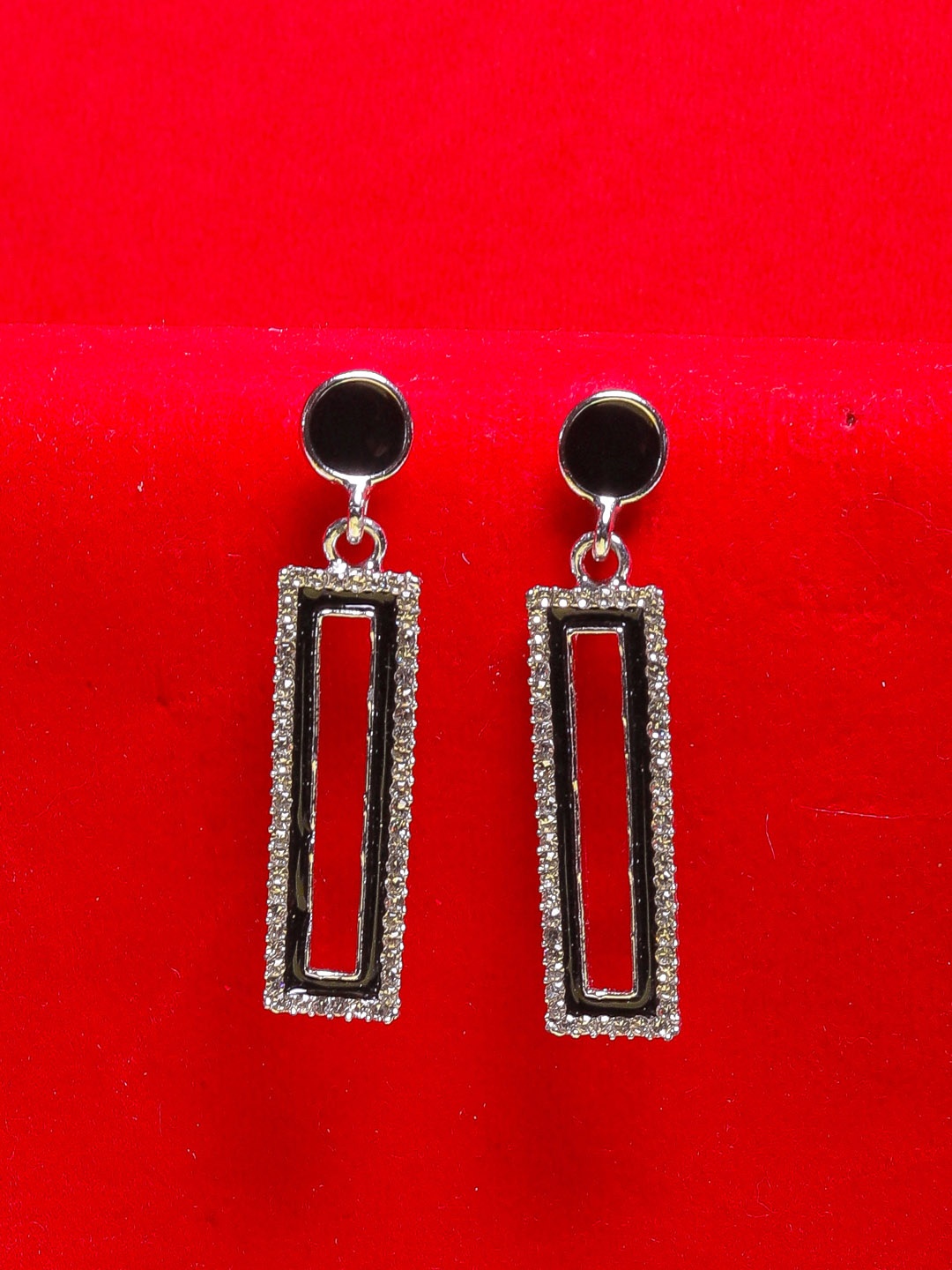 

DIVA WALK EXCLUSIVE Silver-Toned & Black Geometric Drop Earrings