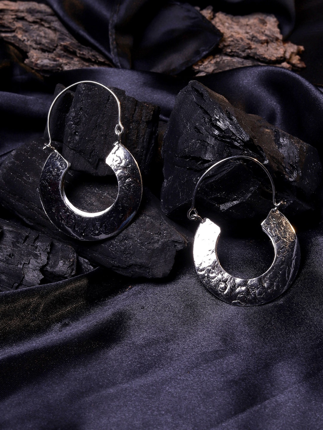 

DIVA WALK EXCLUSIVE Silver-Toned Contemporary Hoop Earrings