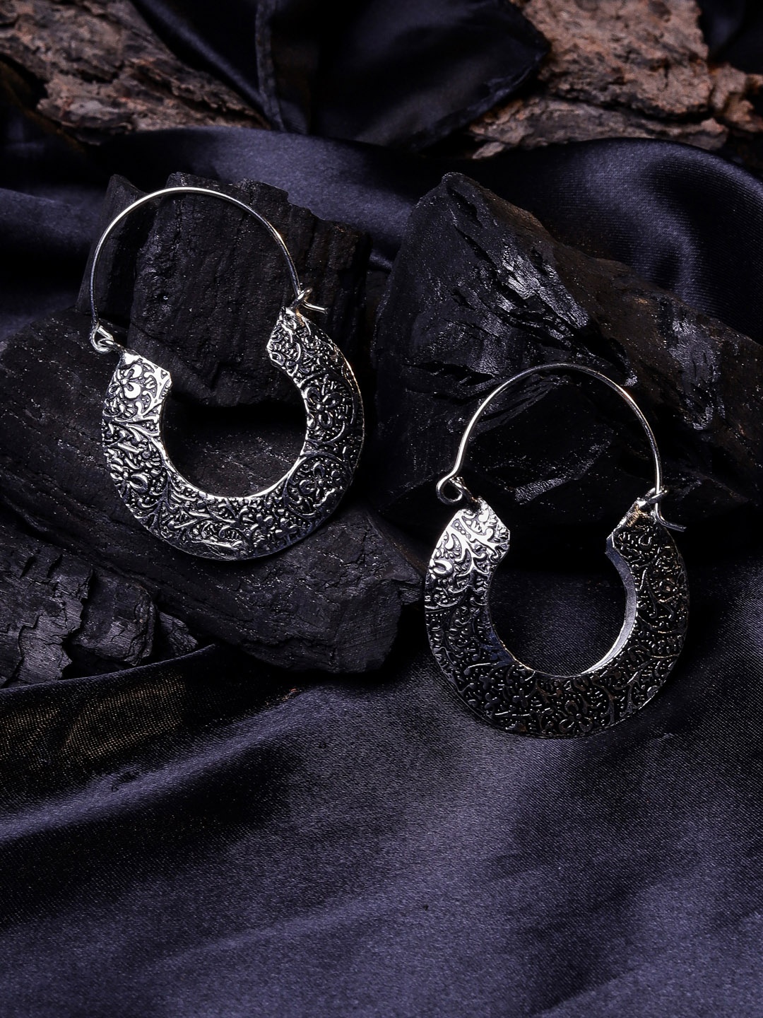 

DIVA WALK EXCLUSIVE Silver-Plated Engraved Drop Earrings
