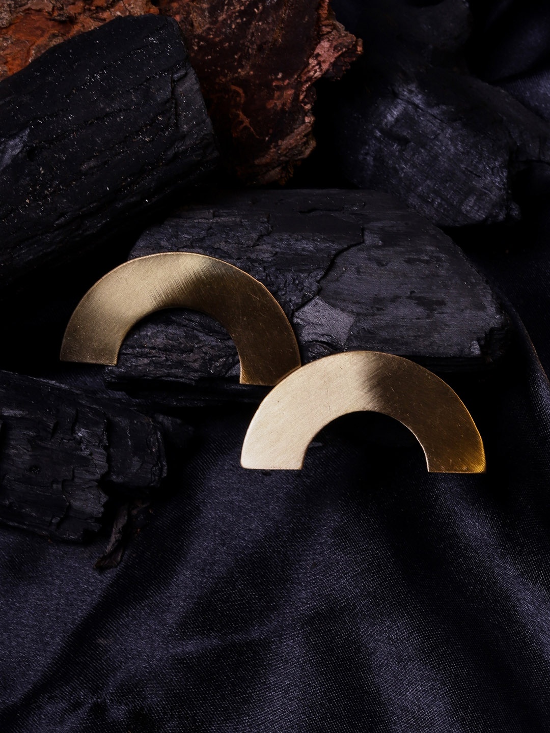 

DIVA WALK EXCLUSIVE Gold-Toned Contemporary Ear Cuff Earrings
