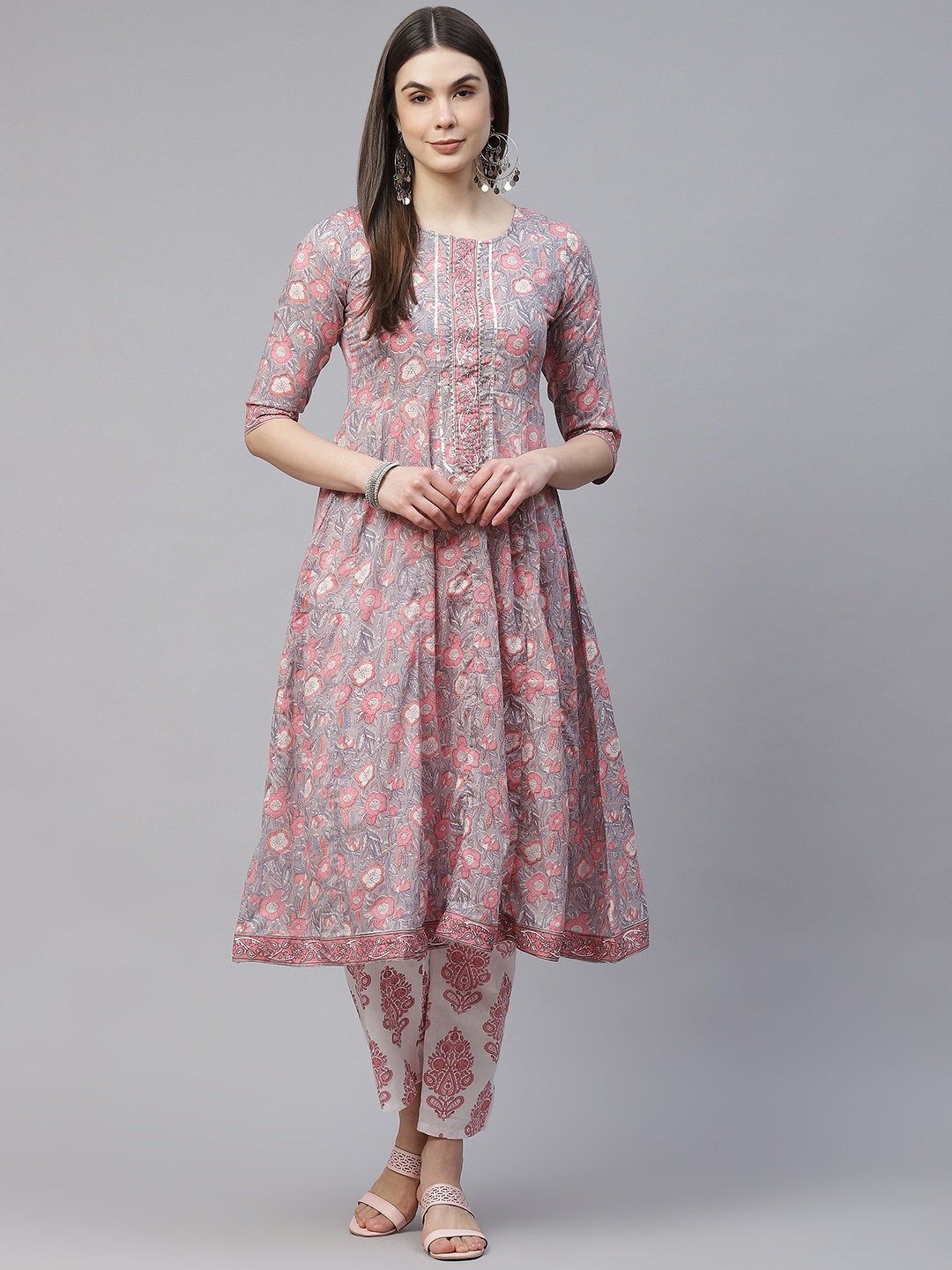 

SILVER STOCK Women Grey Pure Cotton Floral Printed Kurta with Trousers