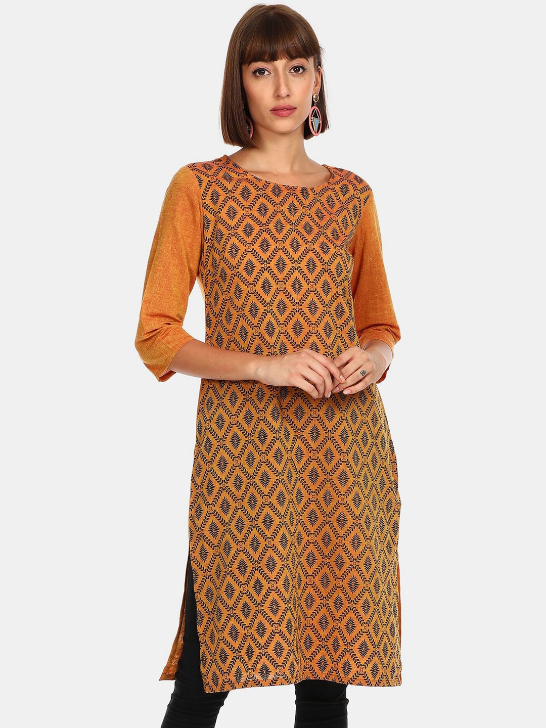 

Karigari Women Yellow Geometric Printed Kurta