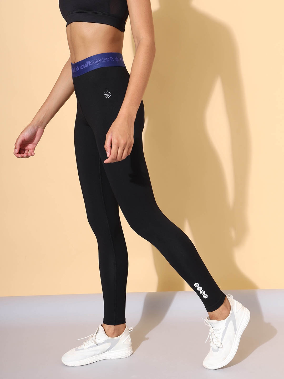 

Cultsport Women Black Solid Tights