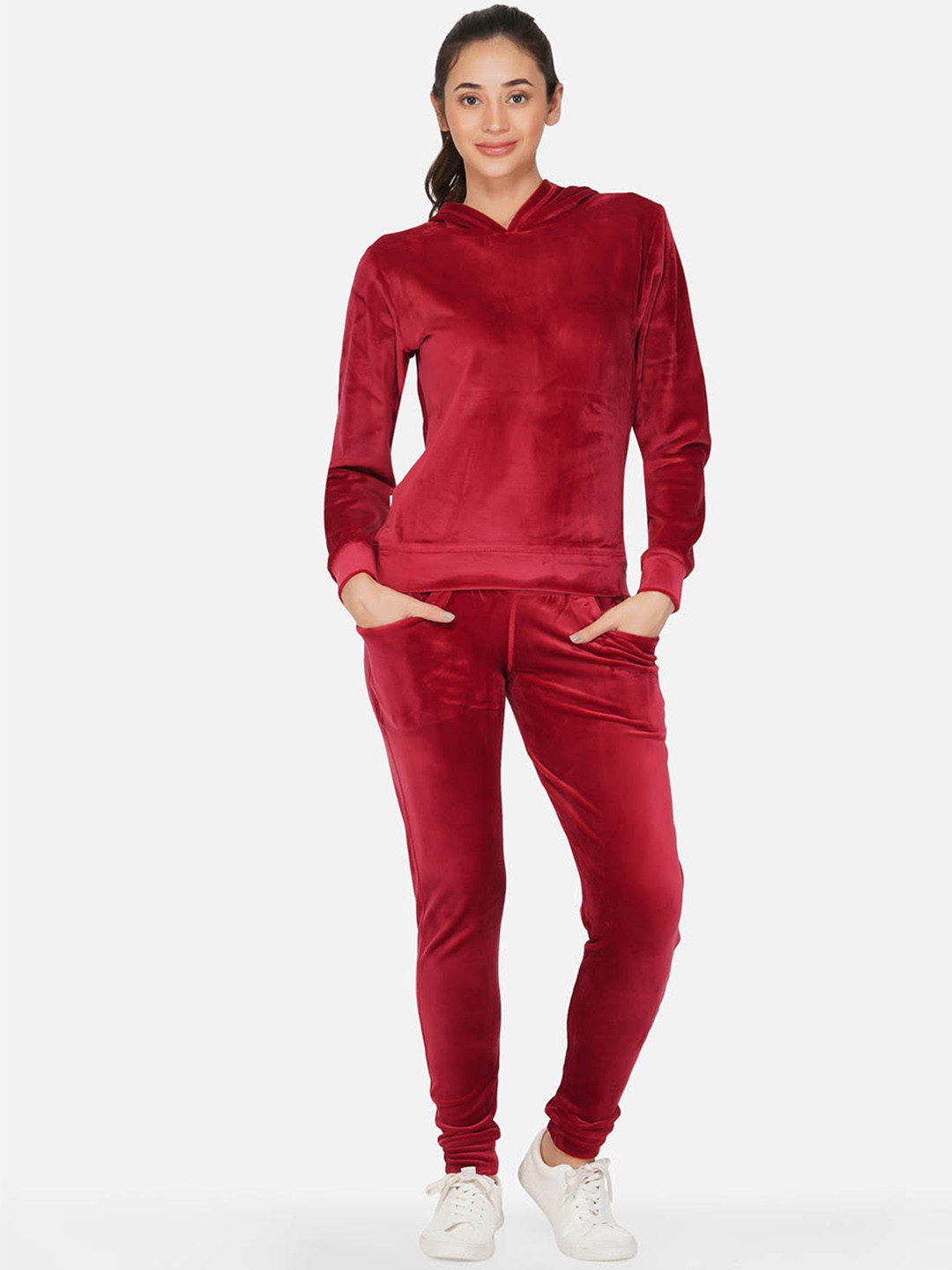

NEU LOOK FASHION Women Maroon Solid Slim-Fit Tracksuit