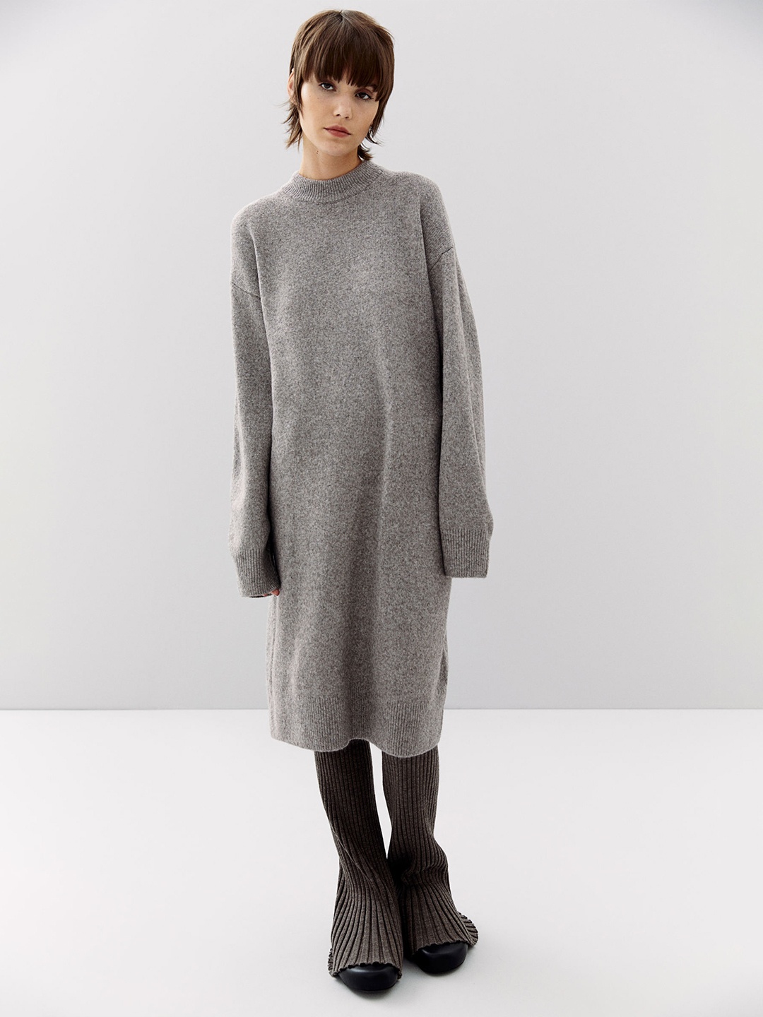 

H&M Grey Solid Knitted Jumper Dress