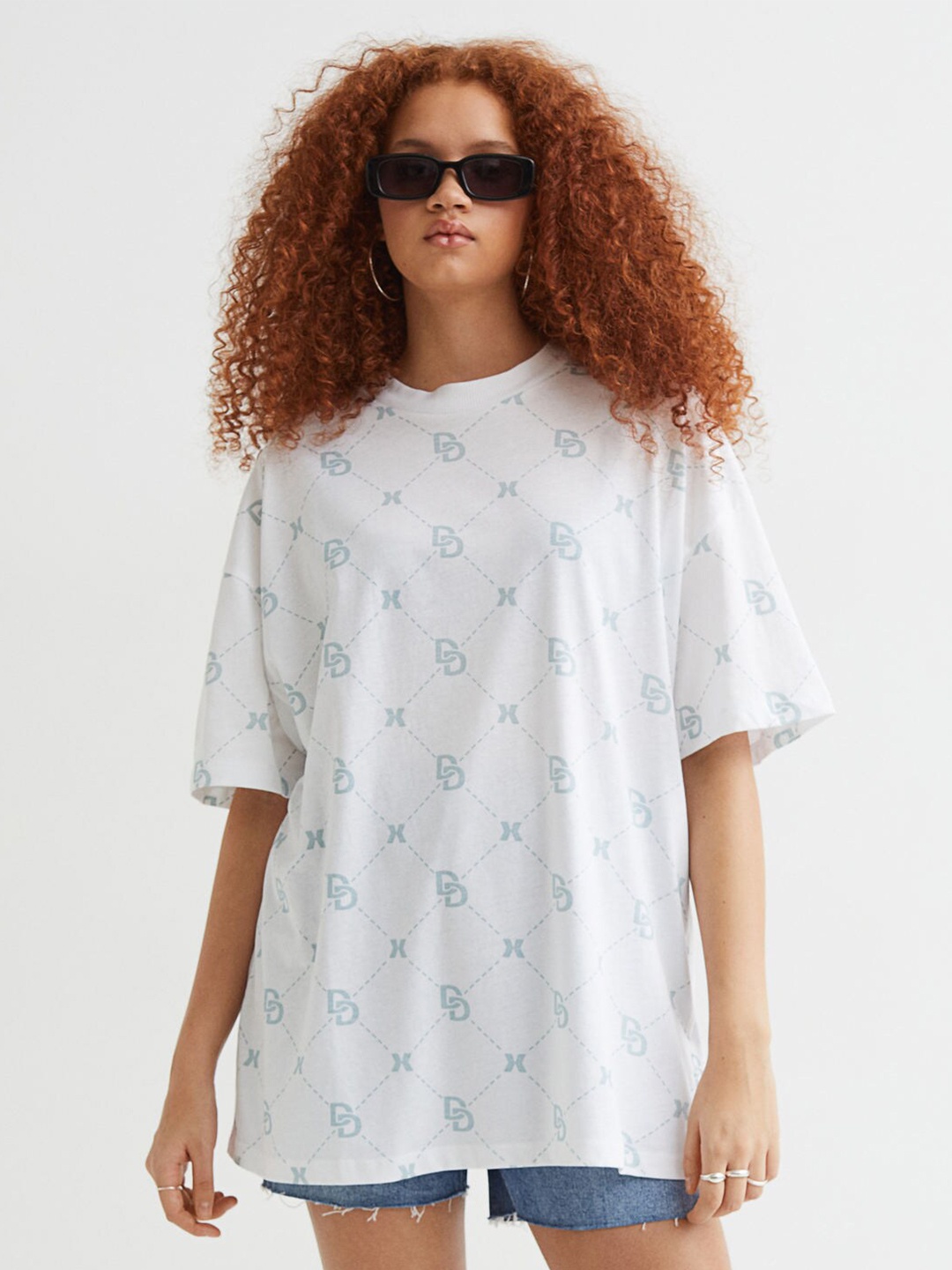 H&M Women White & Blue Cotton Oversized Printed T-shirt