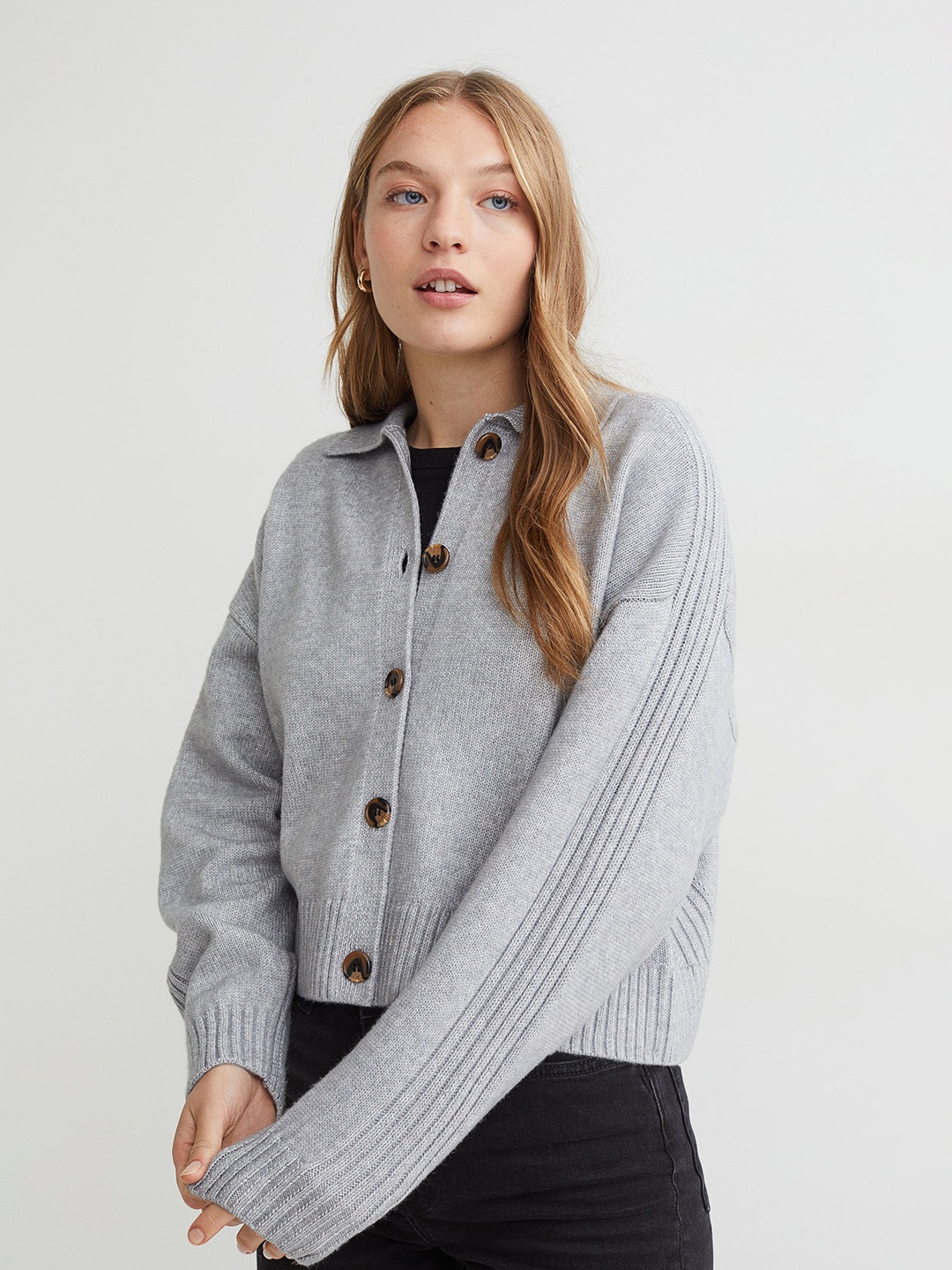 

H&M Women Grey Collared Knitted Cardigan