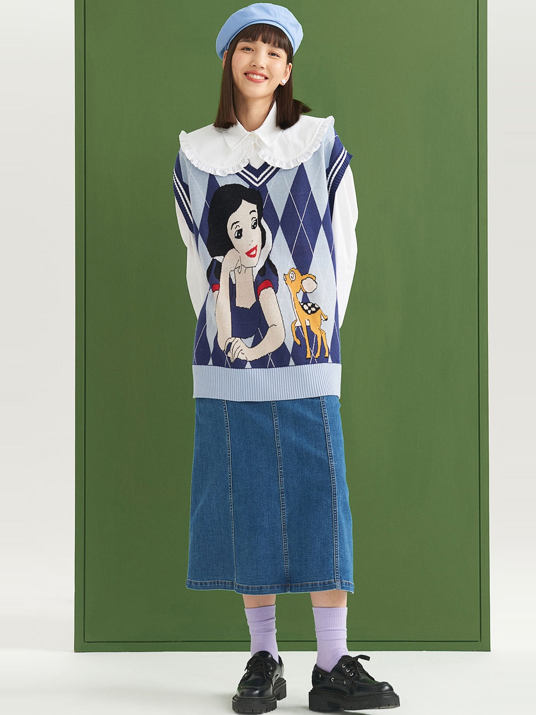 

H&M Women Blue & White Printed Oversized Sweater Vest