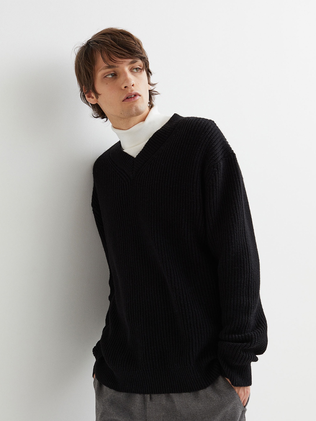 

H&M Men Black Relaxed Fit Ribbed Jumper