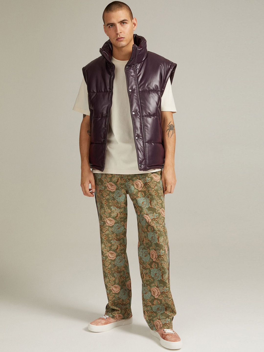 

H&M Men Green & Blue Floral Print Jacquard-Weave Cotton Joggers