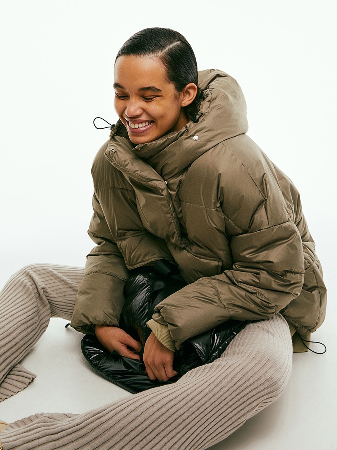 

H&M Women Beige Solid Popover Puffer Jacket