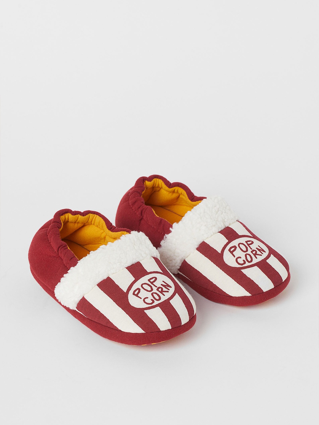 

H&M Boys Red & White Soft Appliqud Slippers