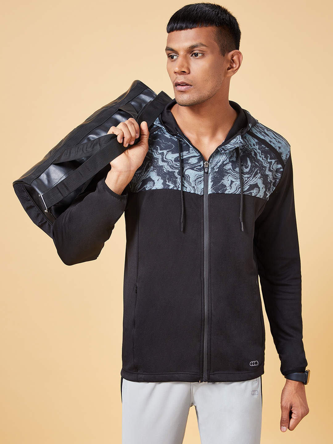 

Ajile by Pantaloons Men Black Colourblocked Hooded Sweatshirt