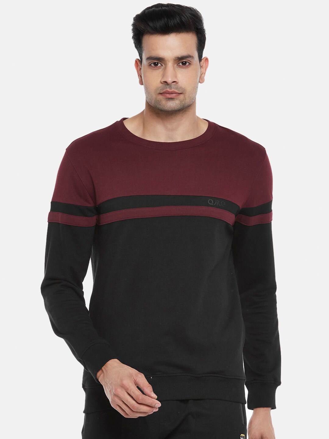 

Ajile by Pantaloons Men Red Colourblocked Sweatshirt