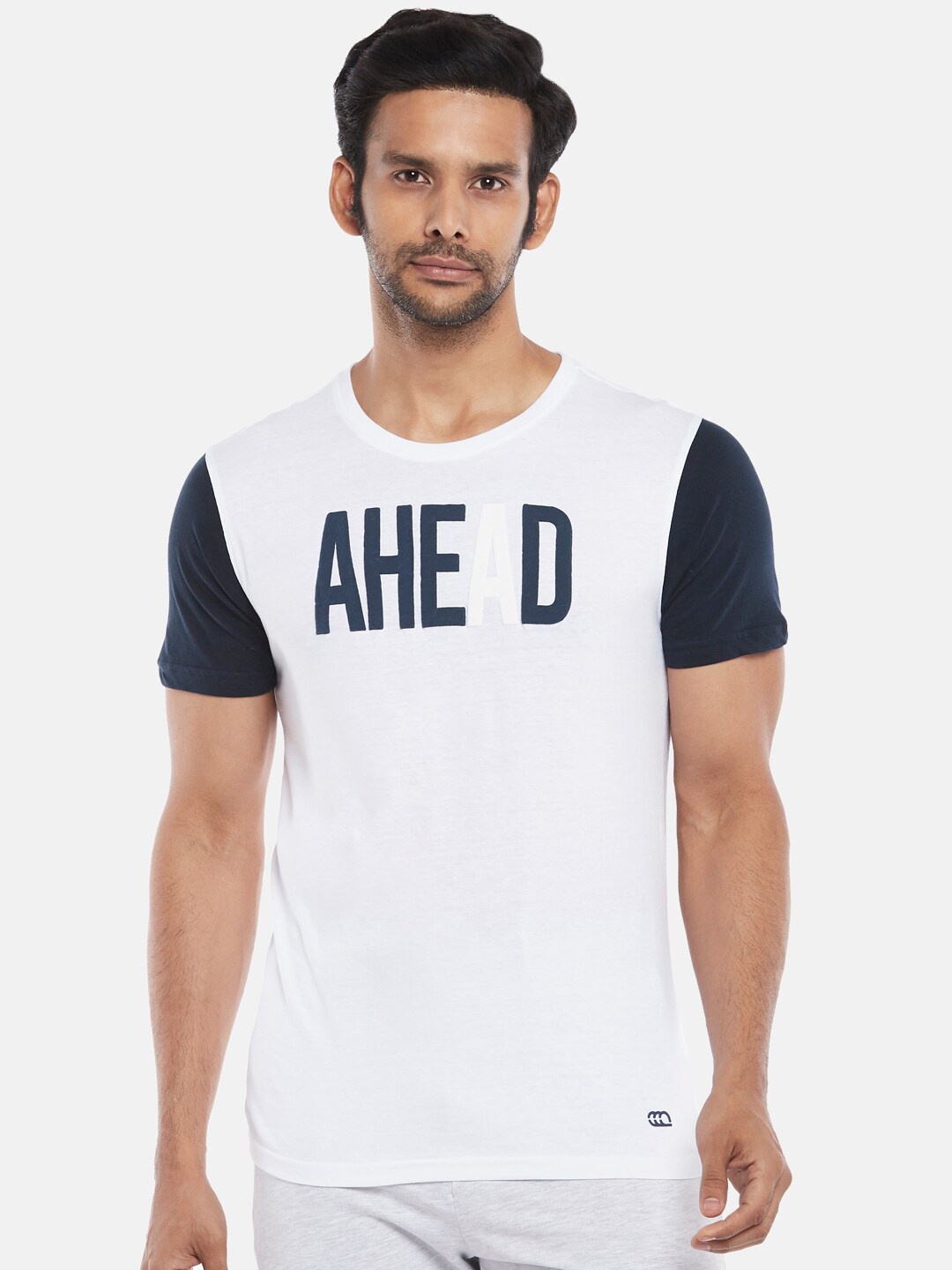 

Ajile by Pantaloons Men White & Navy Blue Typography Printed Slim Fit Pure Cotton T-shirt