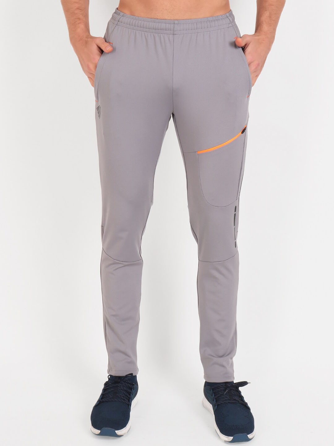 

VEGA Men Grey Solid Slim-Fit Track Pants