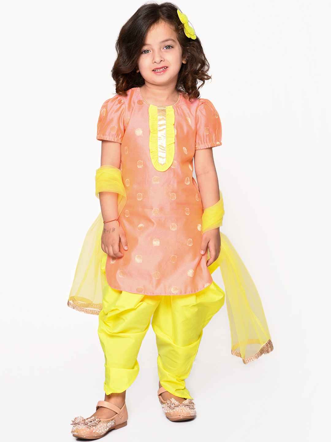 

SAKA DESIGNS Girls Peach-Coloured Ethnic Motifs Embroidered Pleated Kurta with Dhoti Pants & With Dupatta