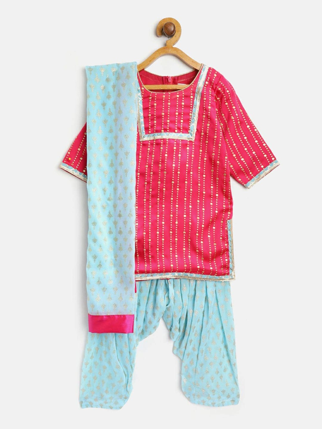 

SAKA DESIGNS Girls Magenta & Blue Foil Printed Empire Kurta & Salwar With Dupatta