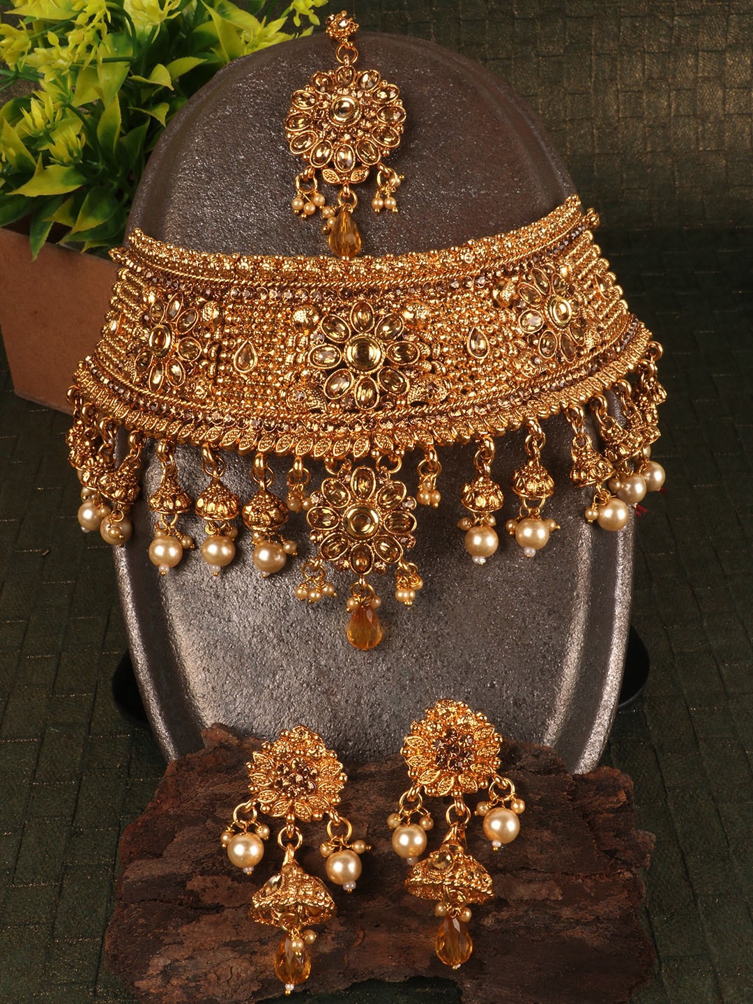 

PENNY JEWELS Traditional Gold Plated Floral Stone Studded Choker Set